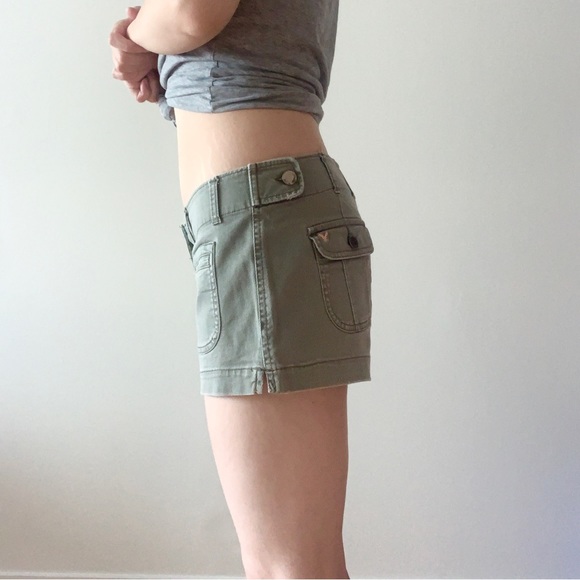 American Eagle Low Rise Shorts - Picture 2 of 8